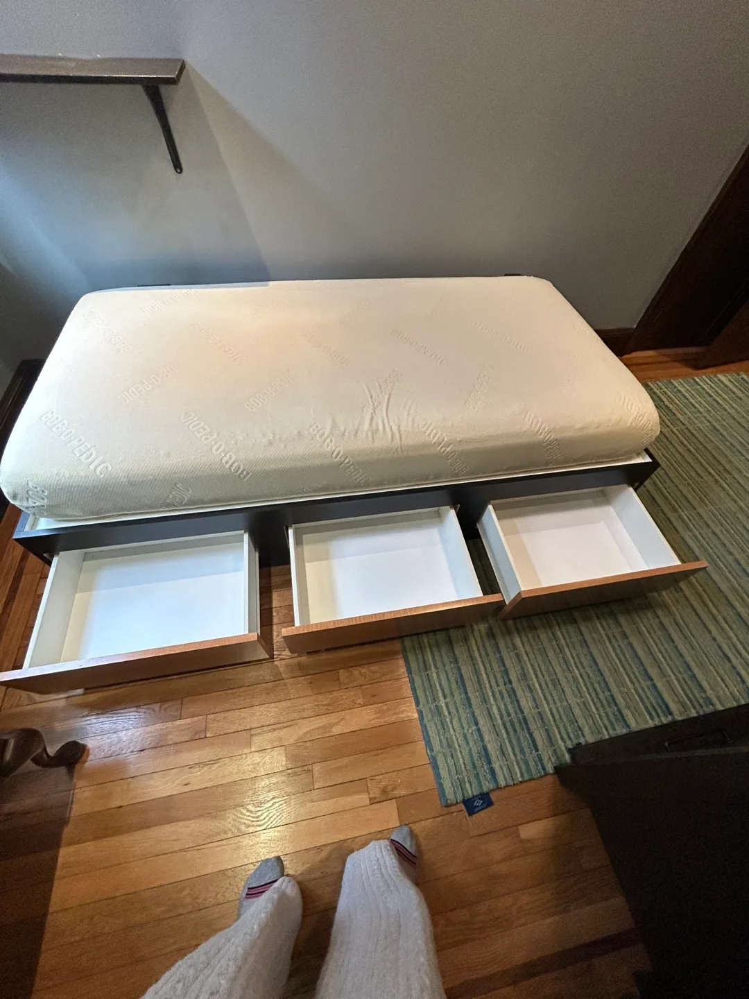 Platform Captain’s Twin Bed with Storage Drawers image indicator(5)