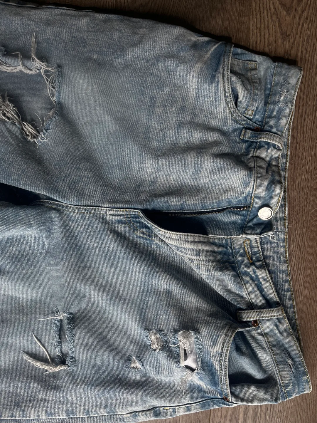 AE Ripped High Waist  Mom Jeans - Size 16 thumbnail