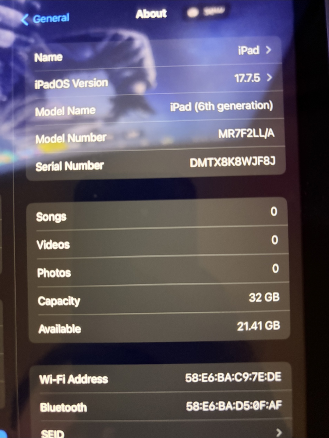 iPad (6th generation) 32GB - Used - photo 4