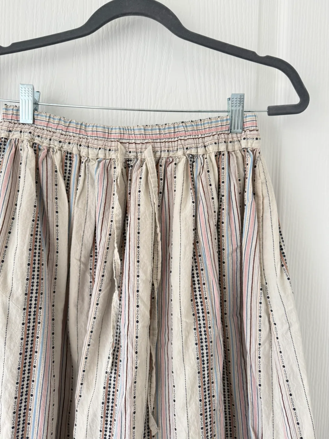 Cream-Pink Patterned Skirt image indicator(2)