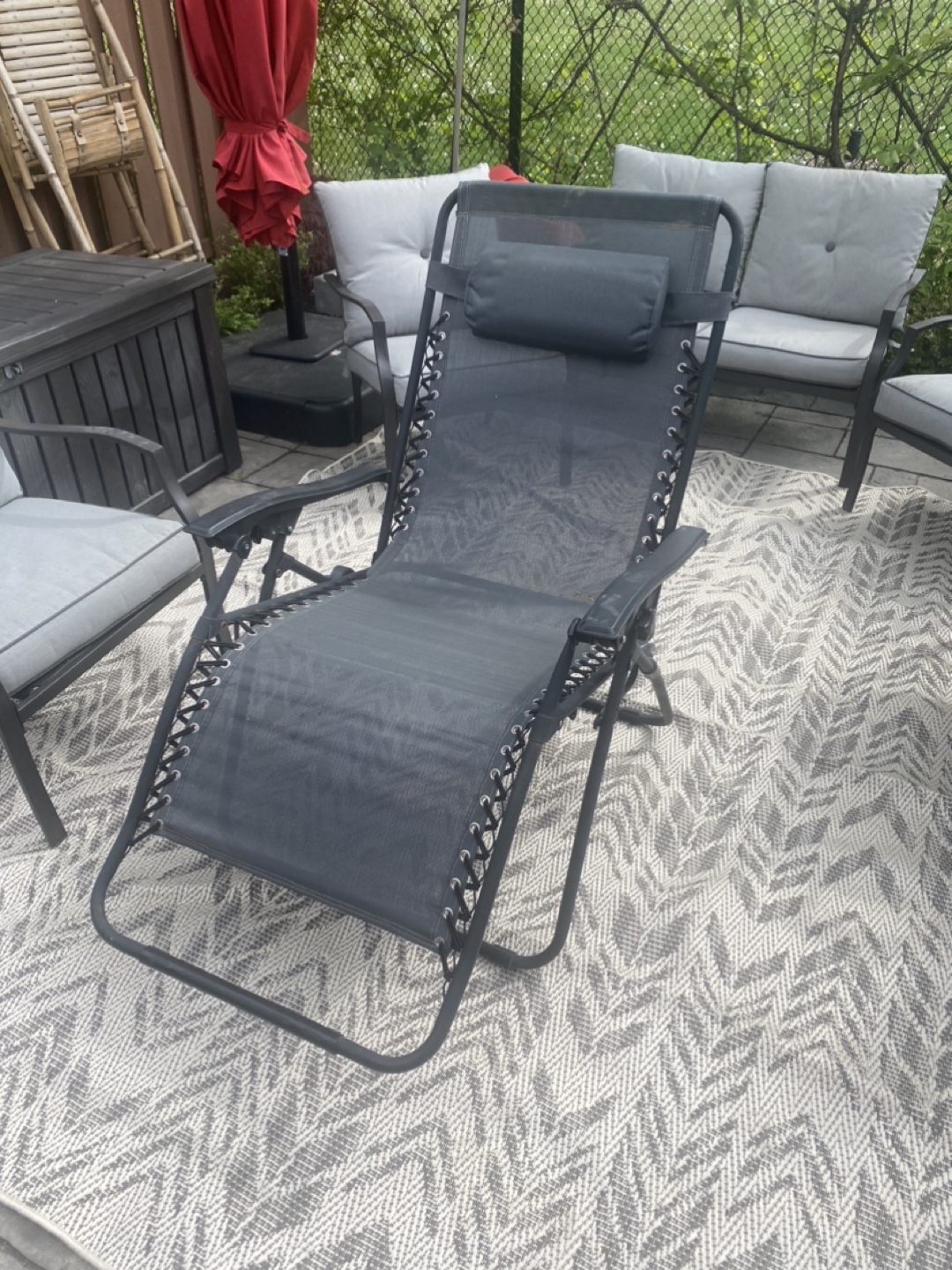 Relaxing Outdoor Sling Recliner Chair