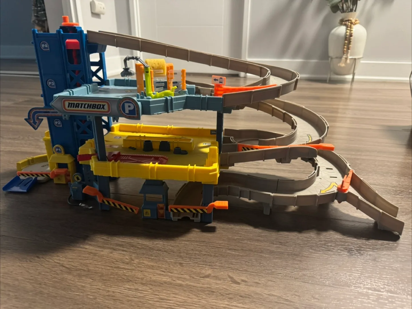 Free car parking toy thumbnail