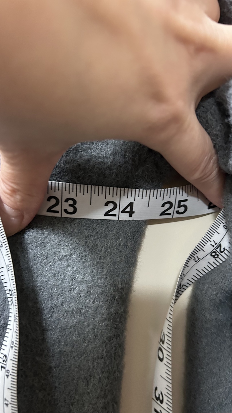 Aritzia Grey V-Neck Knit Sweater - photo 3