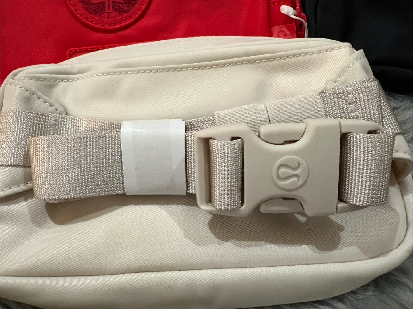 Lululemon x Canada Olympic Team Belt Bag - 3 colours image indicator(2)