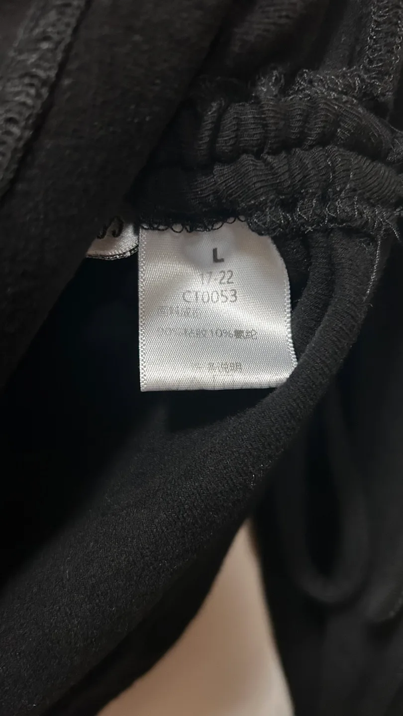 Black Long Sleeve Crop Top with Adjustable Sides image indicator(3)