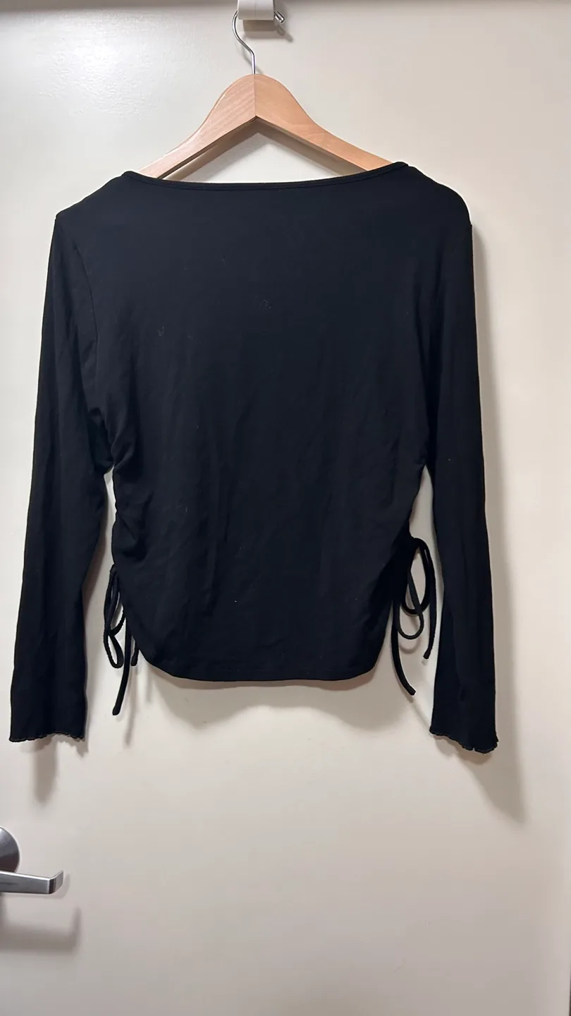 Black Long Sleeve Crop Top with Adjustable Sides image indicator(4)