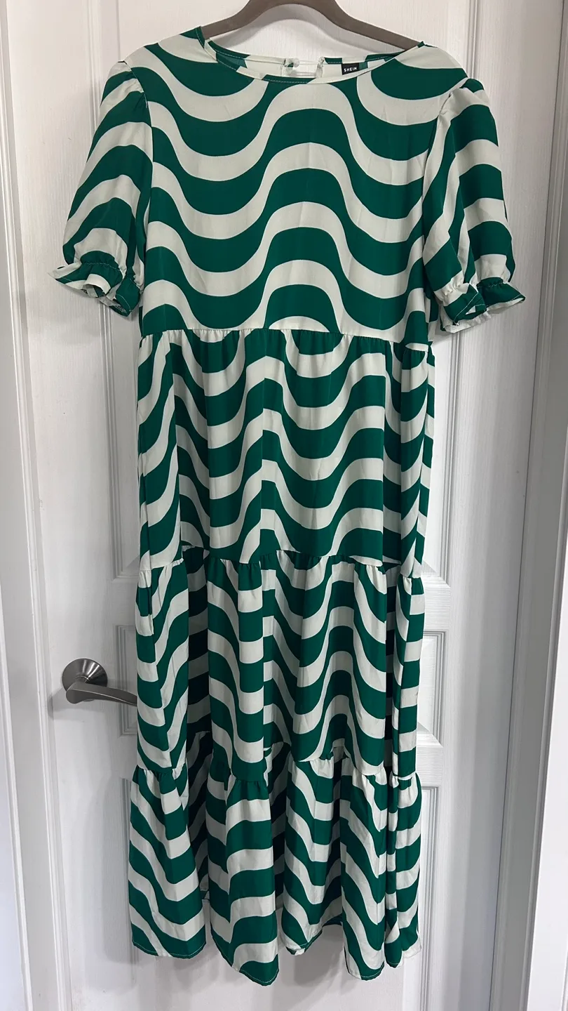 SHEIN Green and White Wave Print Midi Dress, Size L thumbnail
