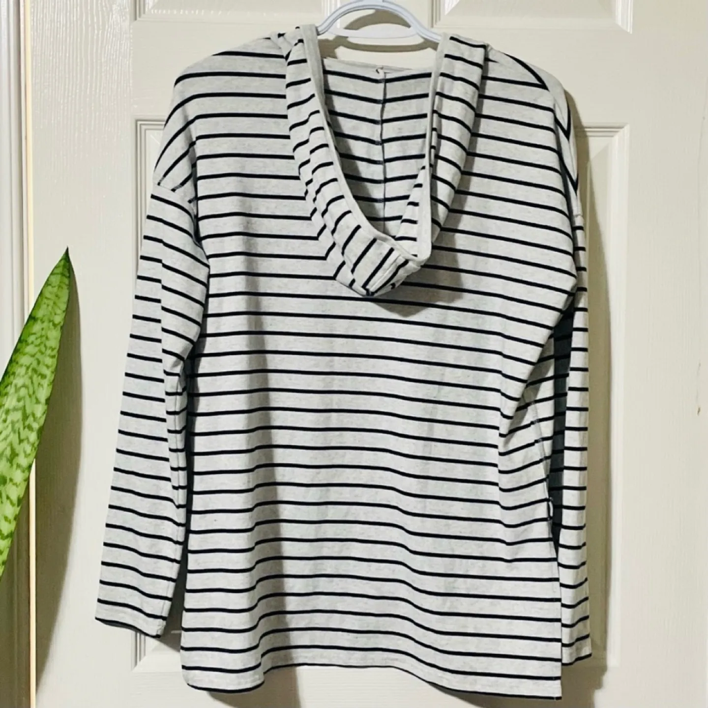 American Eagle Outfitters Hoodie image indicator(6)