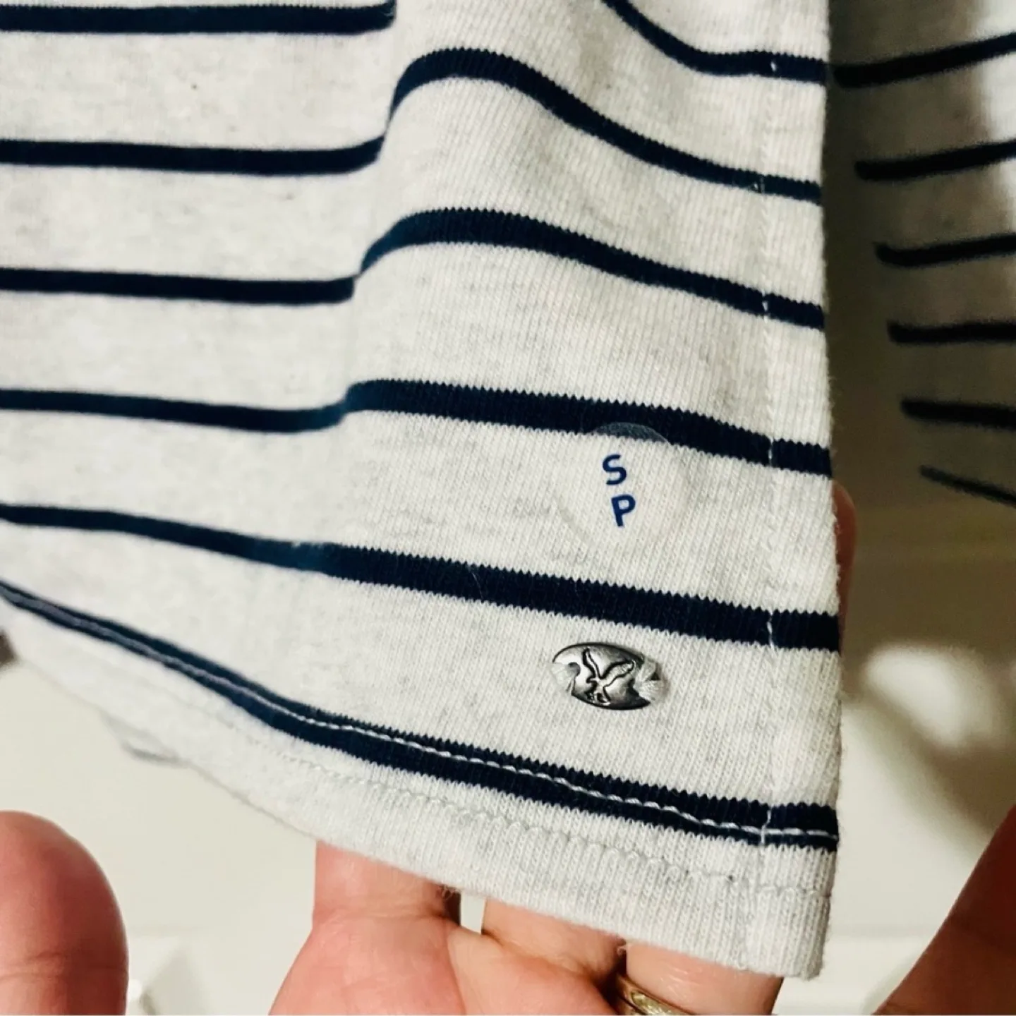 American Eagle Outfitters Hoodie image indicator(7)