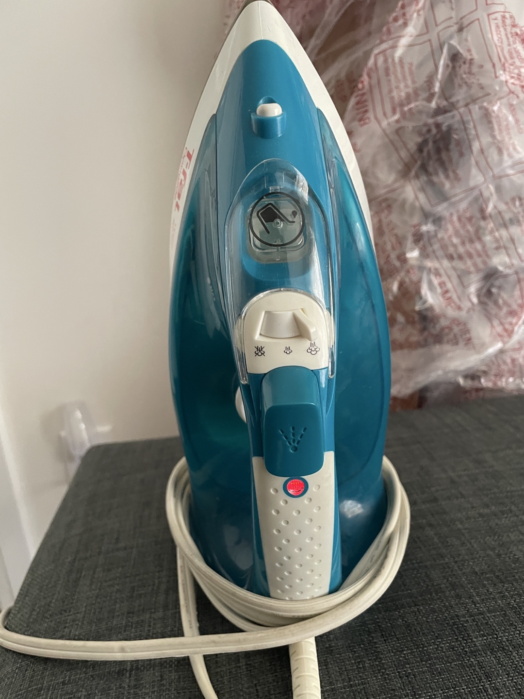 Tefal Optiglide 1550W Steam Iron - Teal - photo 3