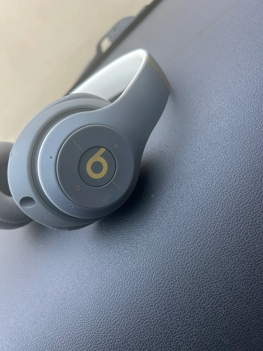 Beats Studio Wireless Over-Ear Headphones - Grey thumbnail