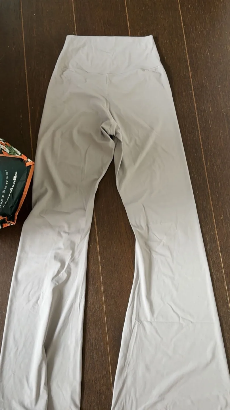 Women's Size Medium Light Grey Flare Yoga Pants image indicator(2)