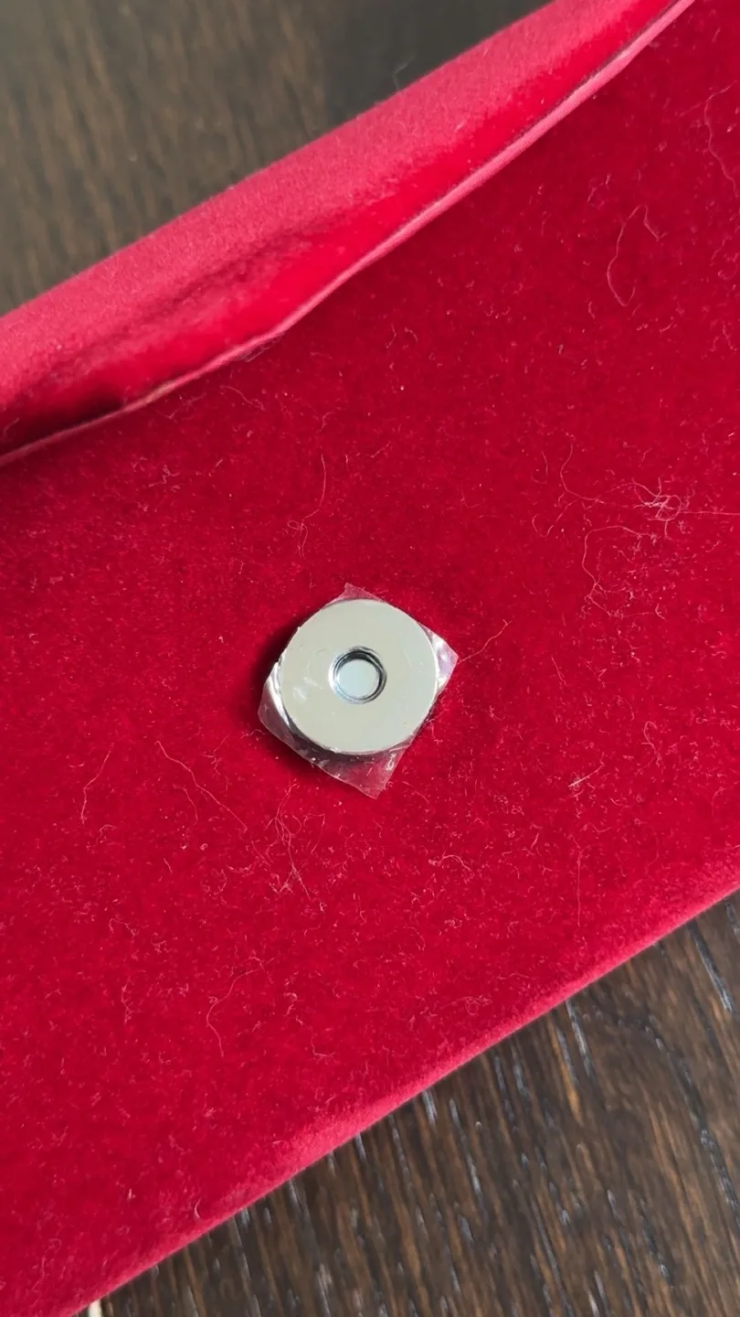 Red Velvet Clutch Purse image indicator(4)