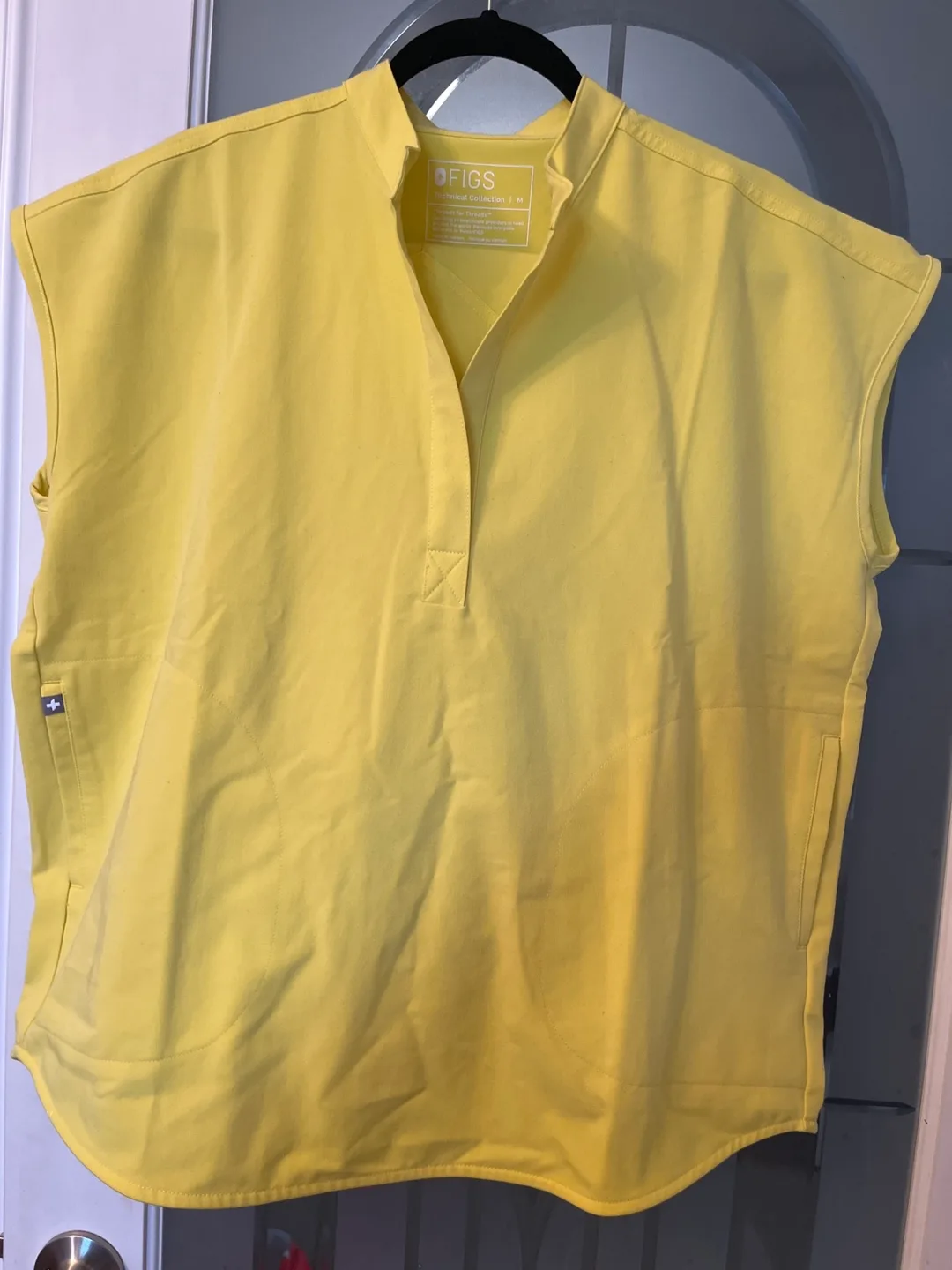 FIGS Technical Collection Yellow Scrubs Top - Size M thumbnail