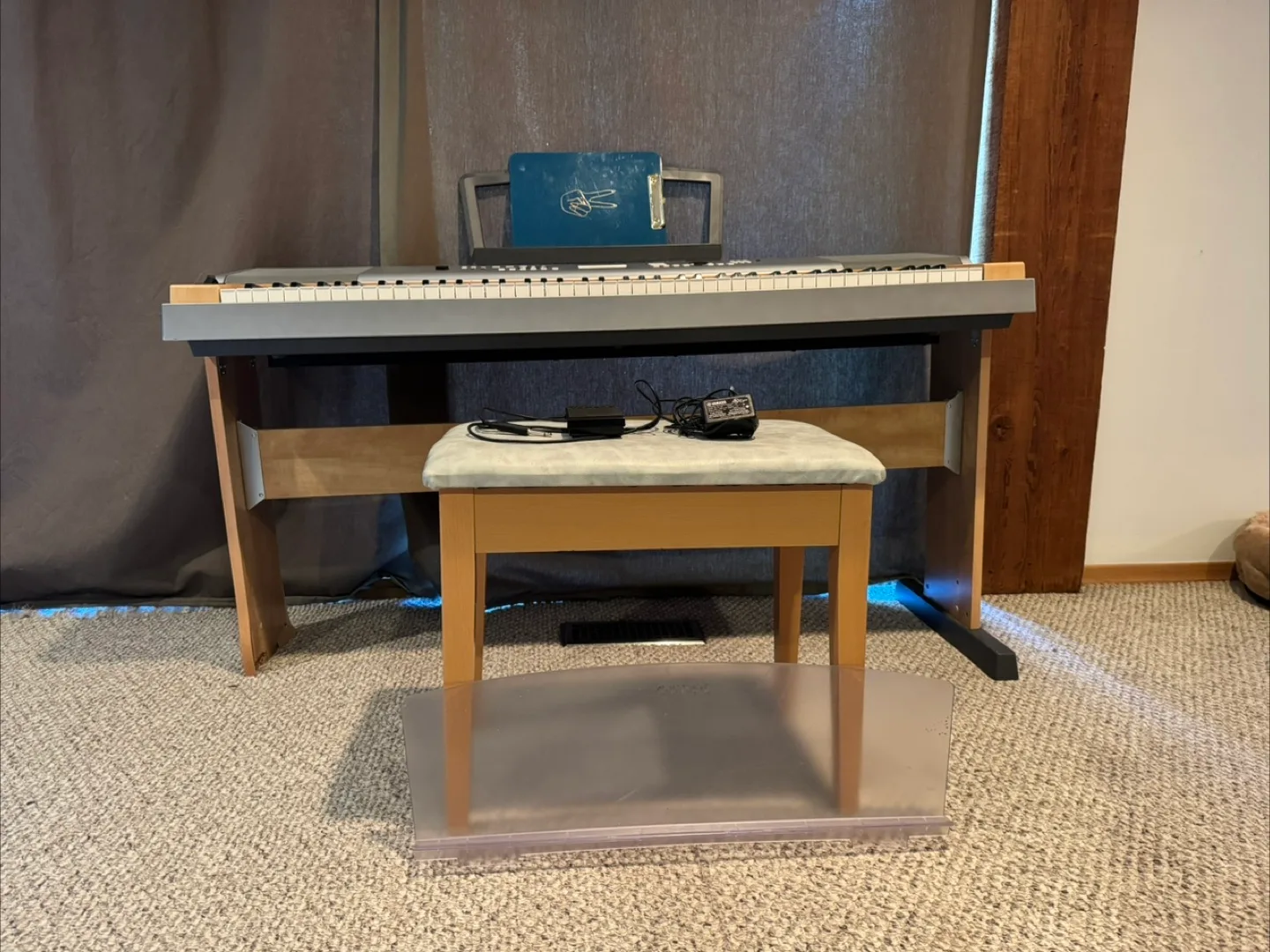 Yamaha DGX-650 Digital Piano with Bench and Accessories image indicator(2)