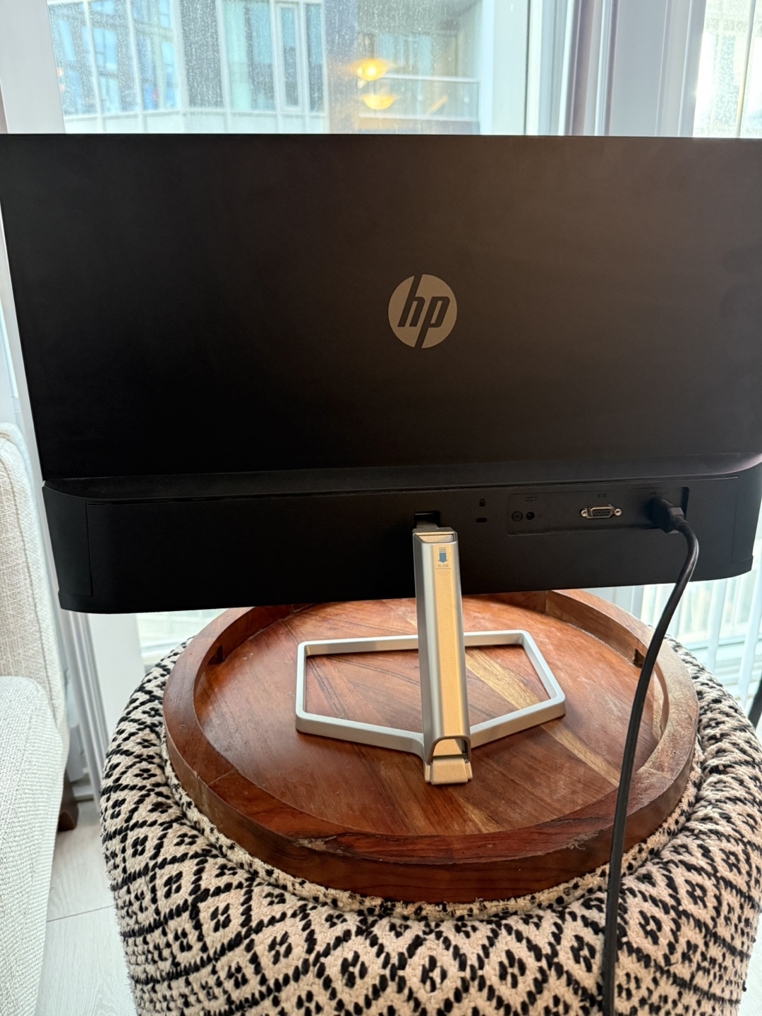 HP 24-inch LED Monitor - photo 2