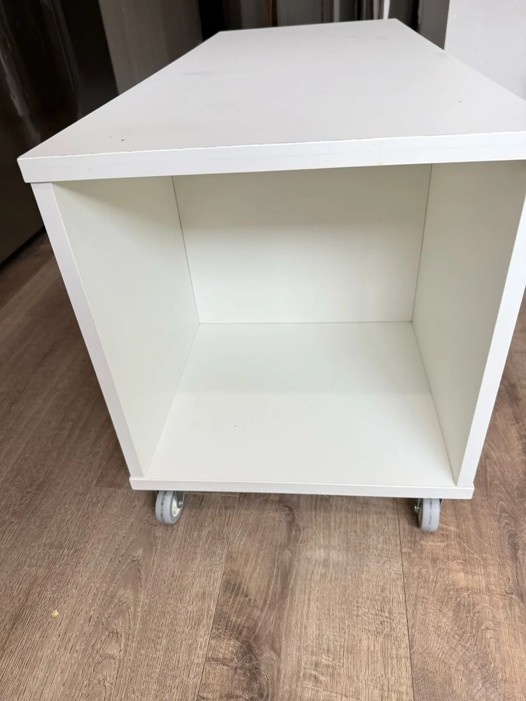 IKEA Vihals Coffee Table - White image indicator(10)