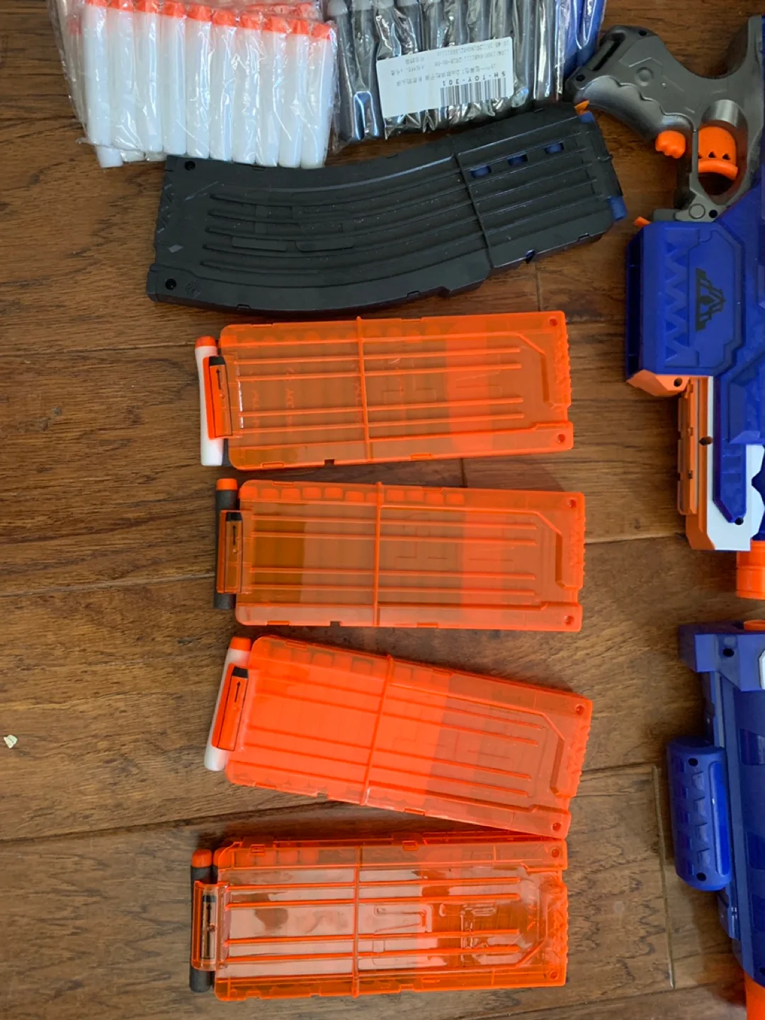 Nerf Gun with Ammo and Clips image indicator(3)