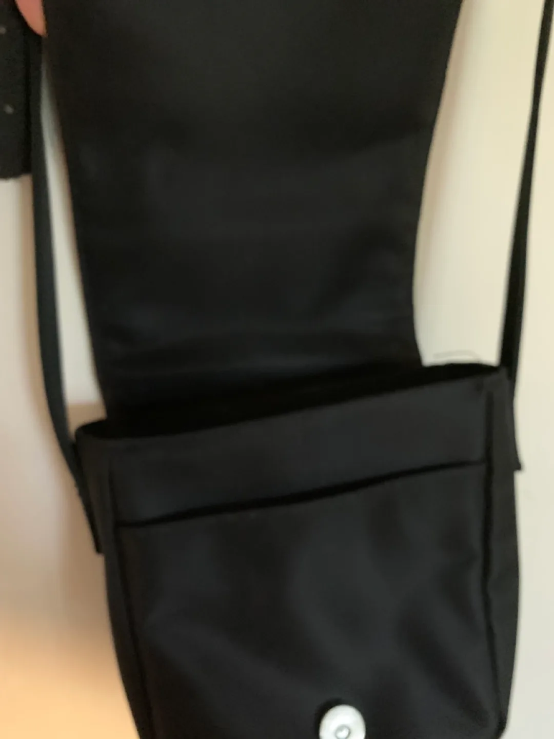 Vintage Guess Black Crossbody Bag image indicator(3)