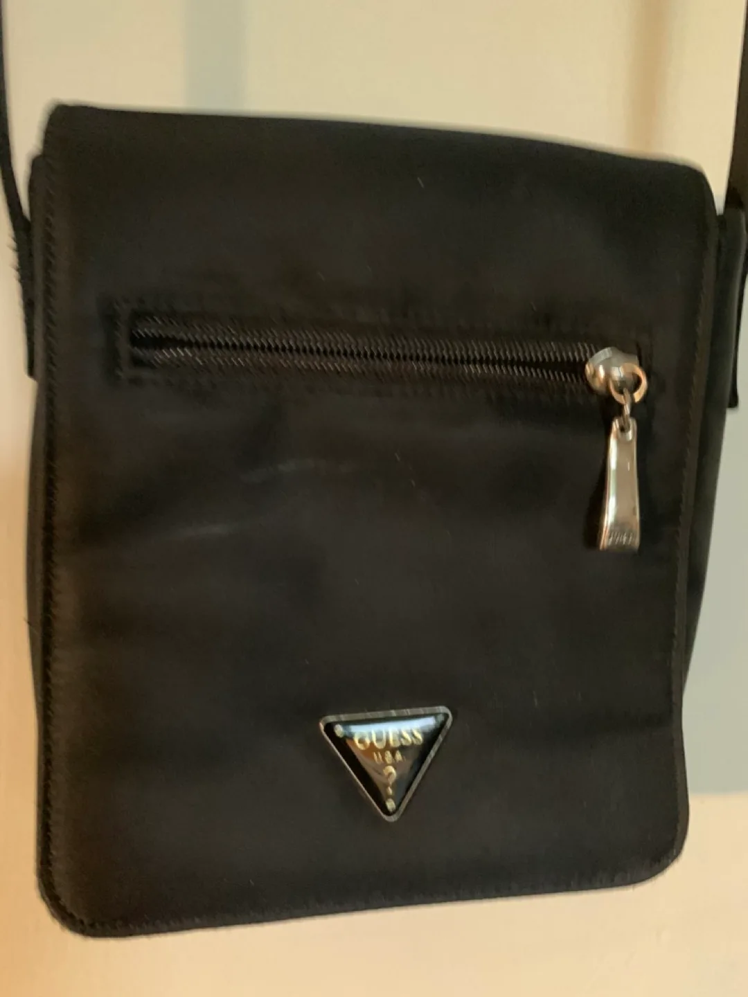 Vintage Guess Black Crossbody Bag image indicator(2)