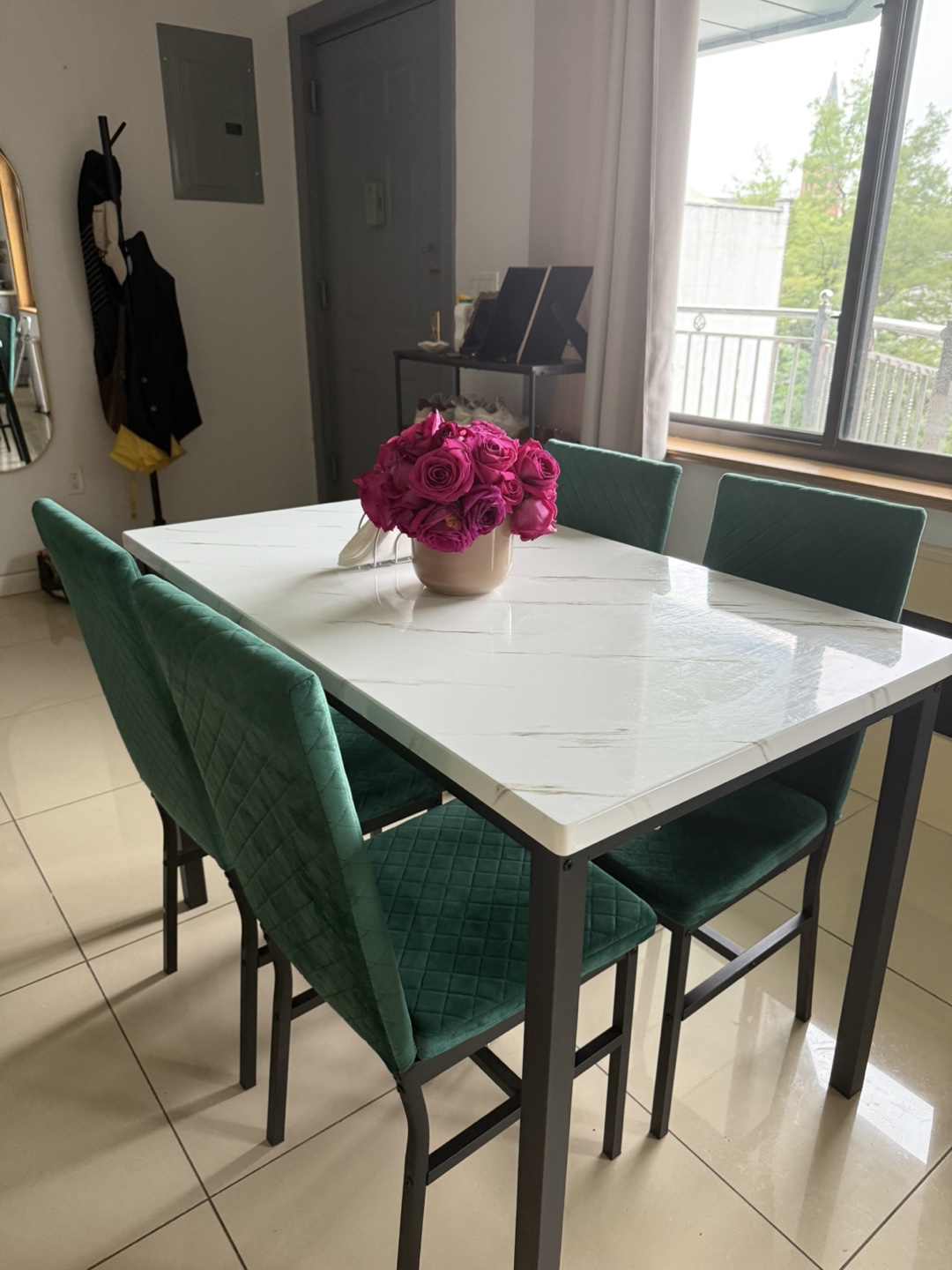 Dining Table Set with 4 Velvet Chairs - photo 2