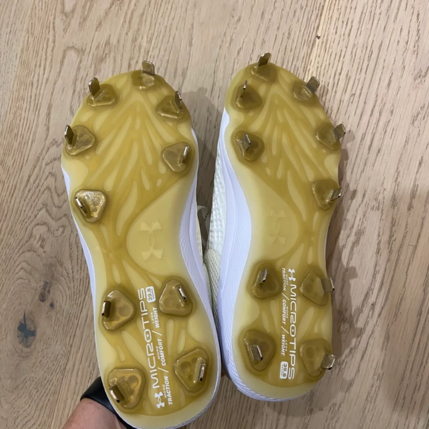 New size 8.5/40 women’s Under Armour Glyde 2.0 MT image indicator(5)