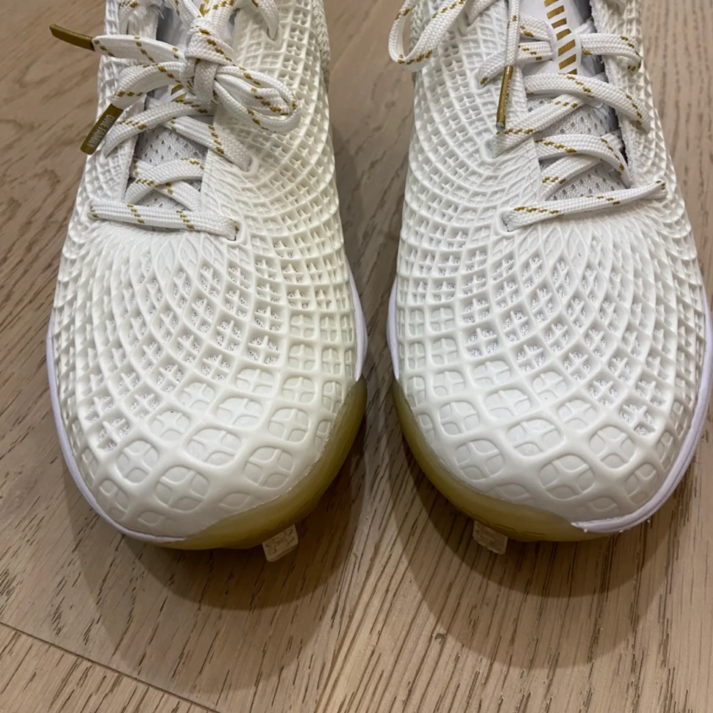 New size 8.5/40 women’s Under Armour Glyde 2.0 MT image indicator(2)