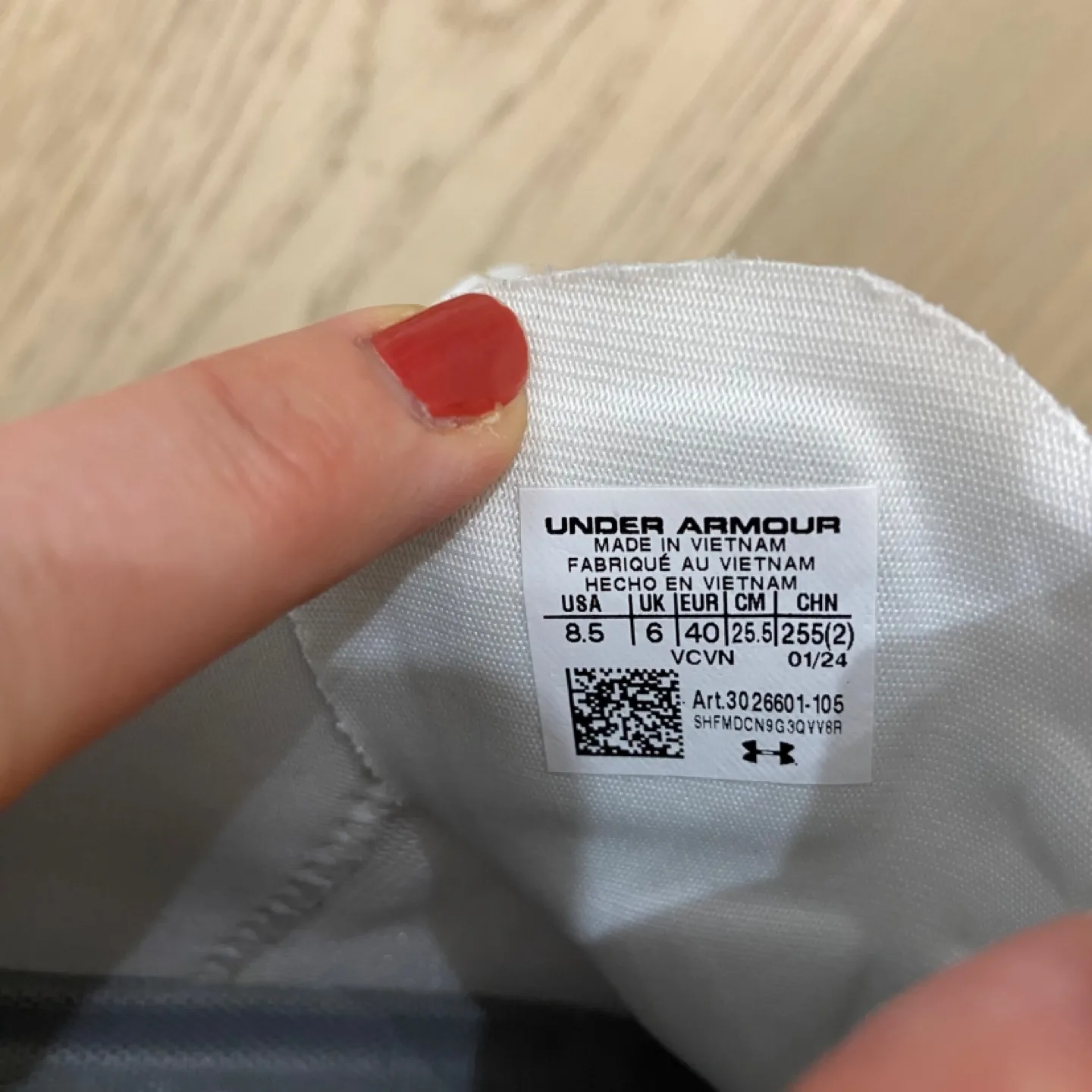 New size 8.5/40 women’s Under Armour Glyde 2.0 MT image indicator(6)