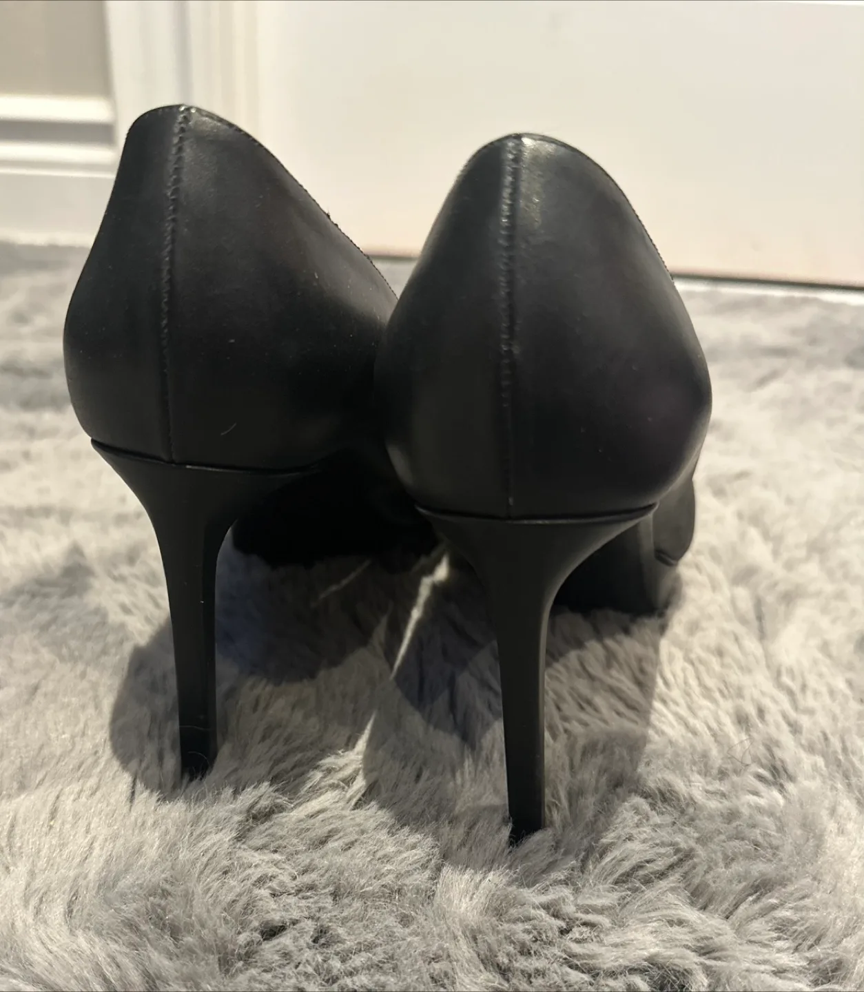 Yves Saint Laurent Black Leather Heels image indicator(3)