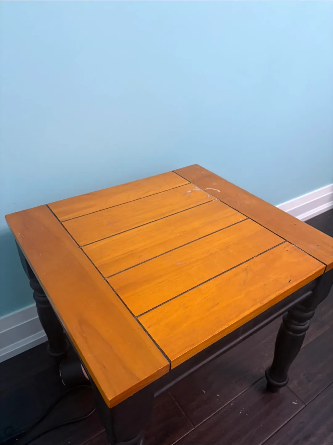 Small Wooden End Table image indicator(2)