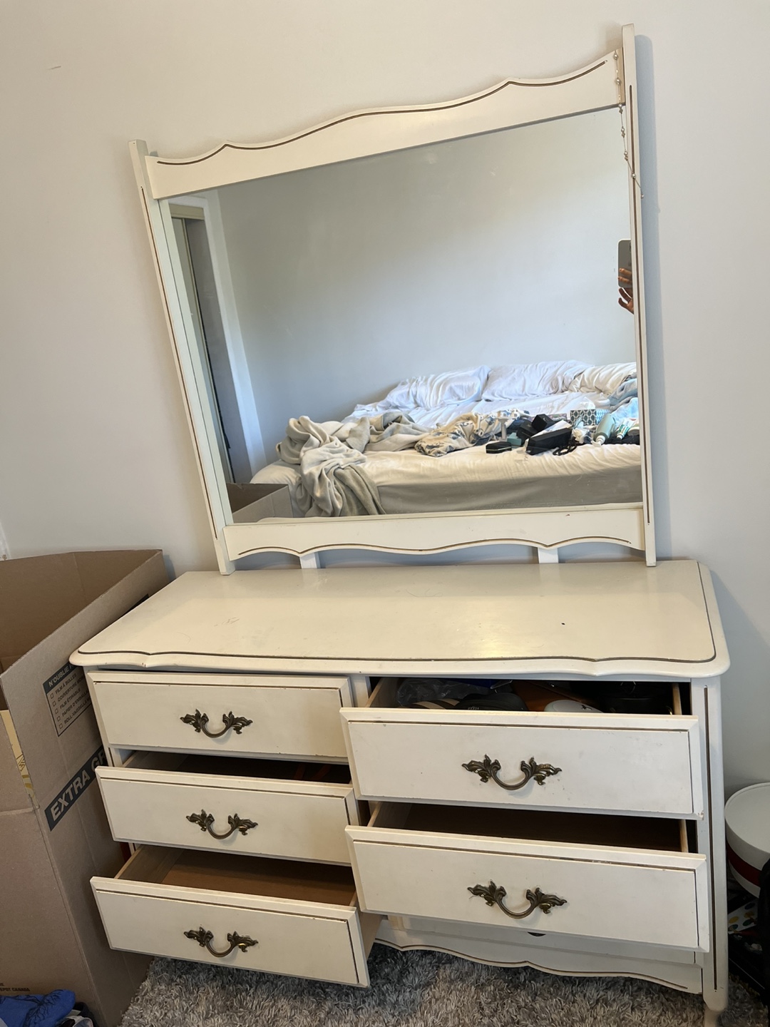 Vintage White Vanity with Mirror - photo 2