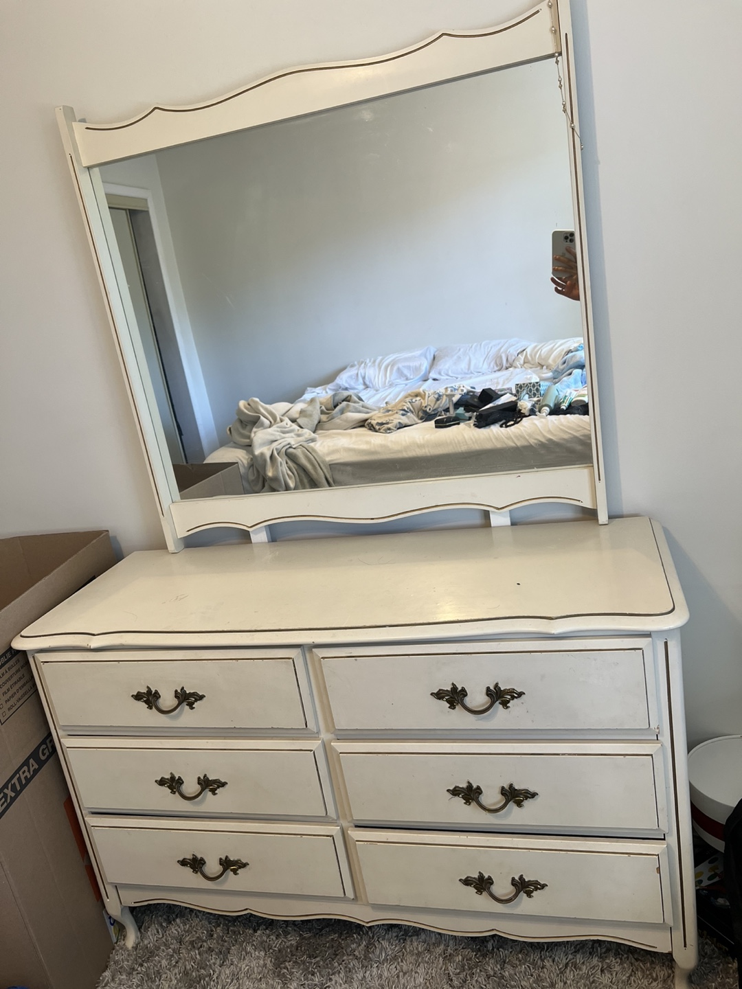 Vintage White Vanity with Mirror - photo 3