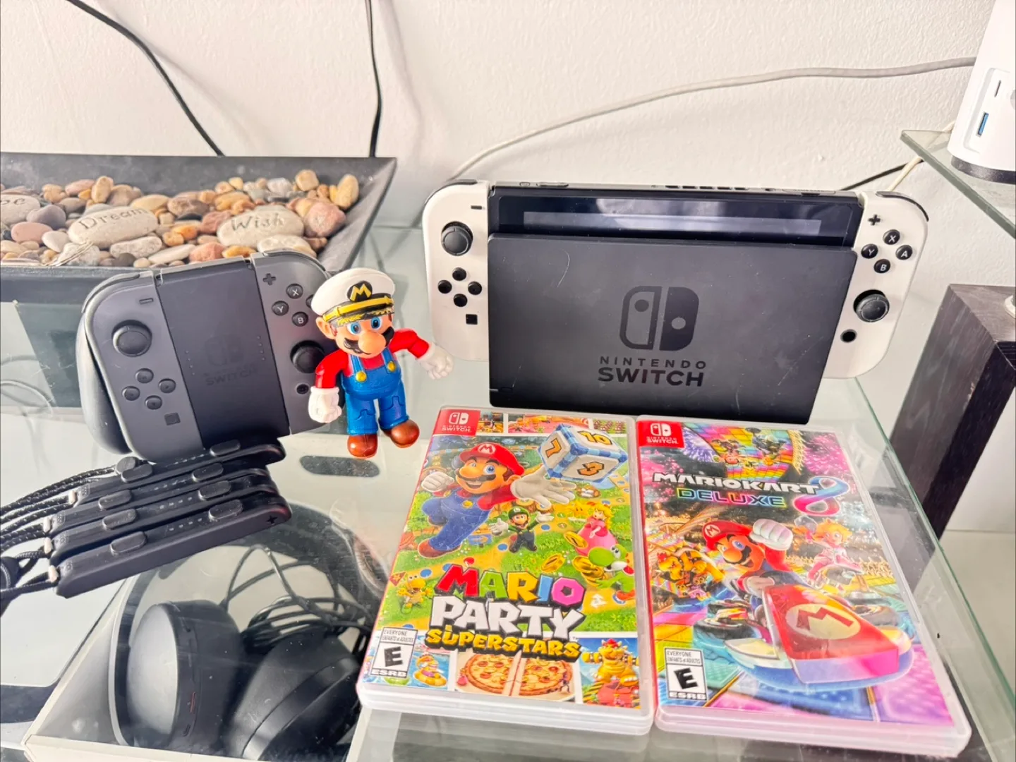 Nintendo Switch Console with Games and Accessories image indicator(3)