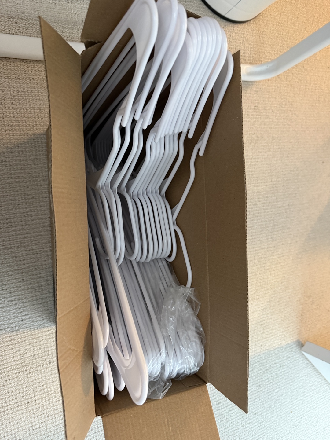 Utopia Home Premium Plastic Hangers - photo 2