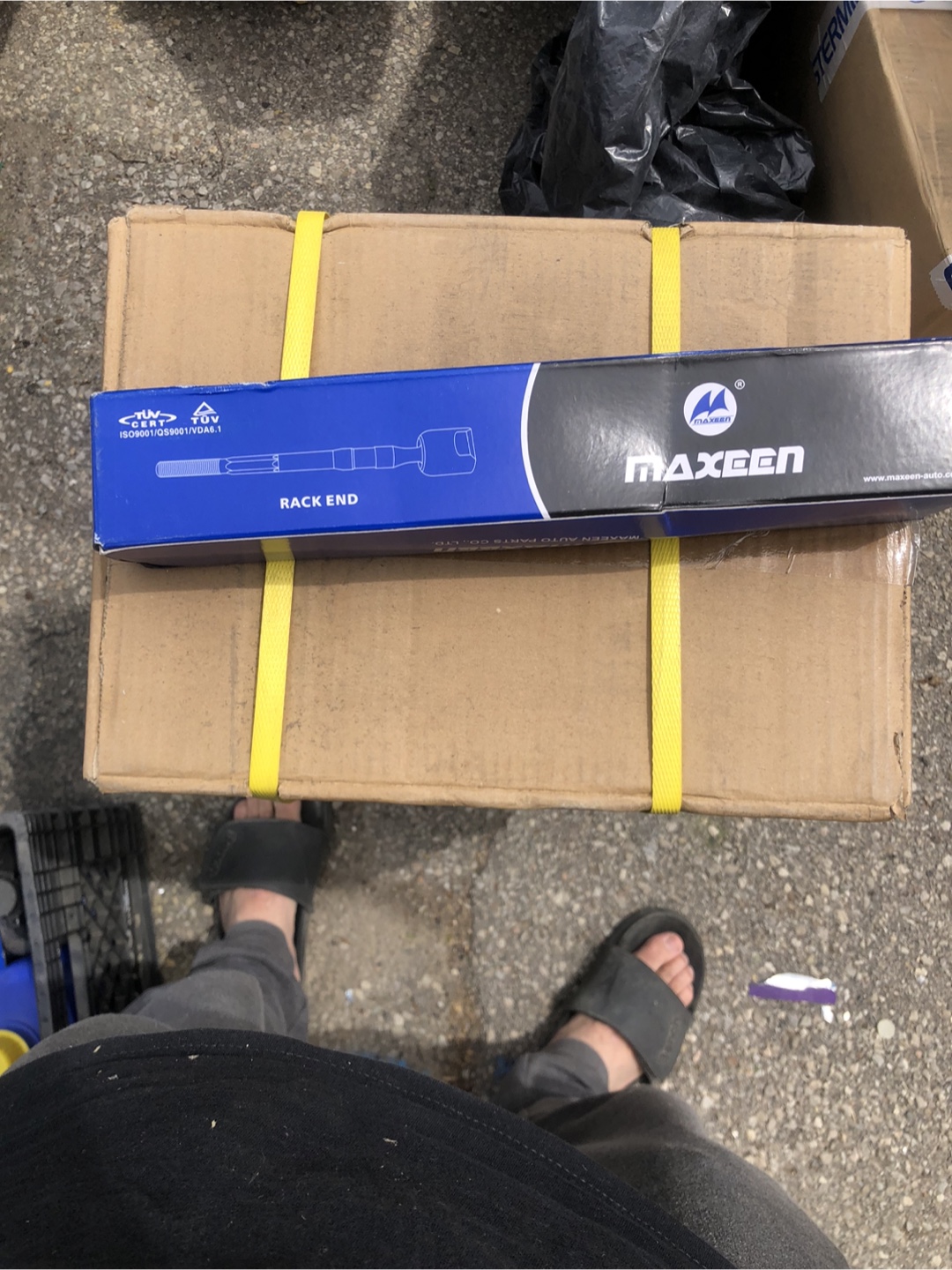 New MAXEEN Rack End M381298