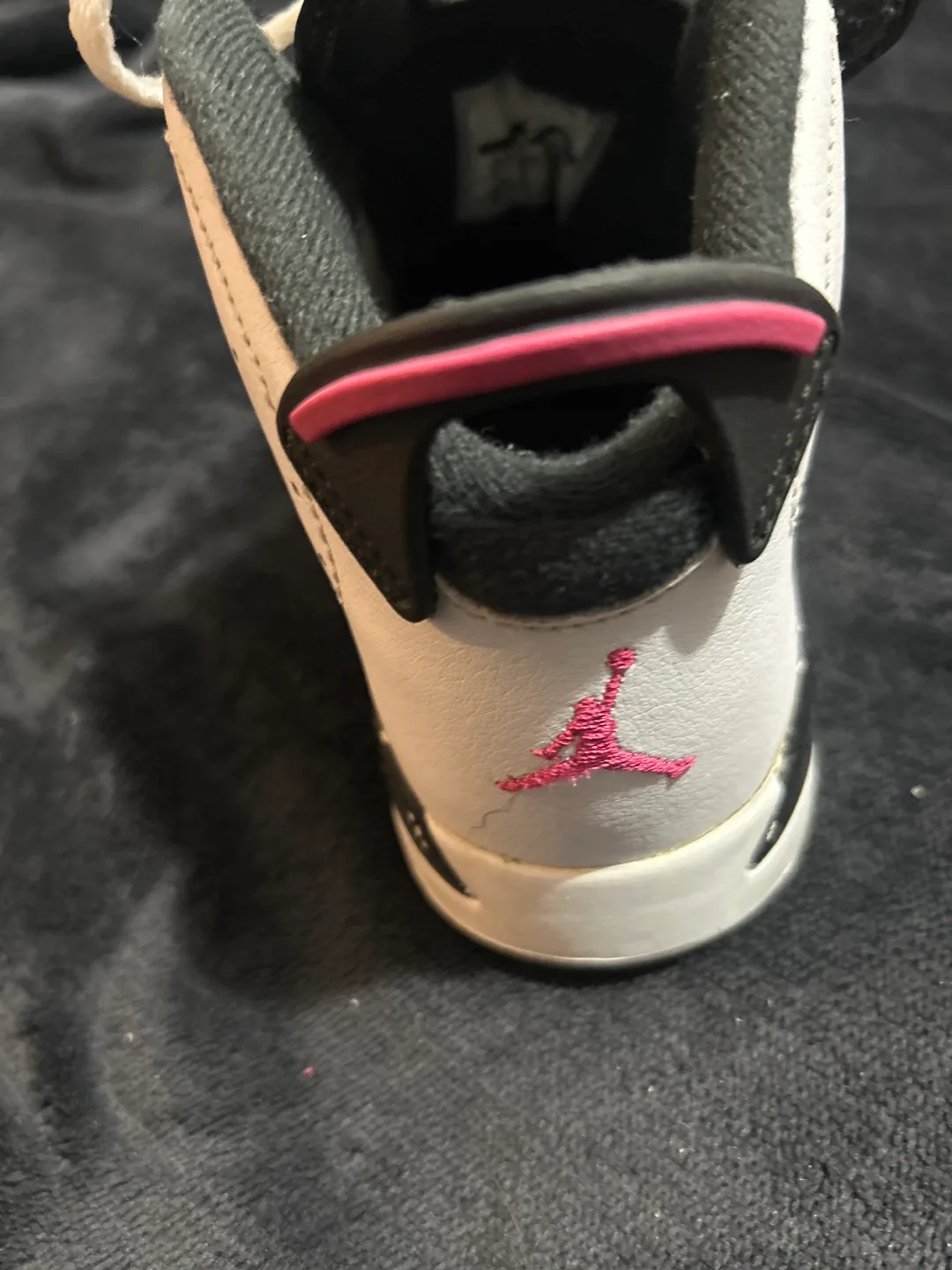 Girls' Air Jordan 7 Retro Sneakers, Size 8C image indicator(3)