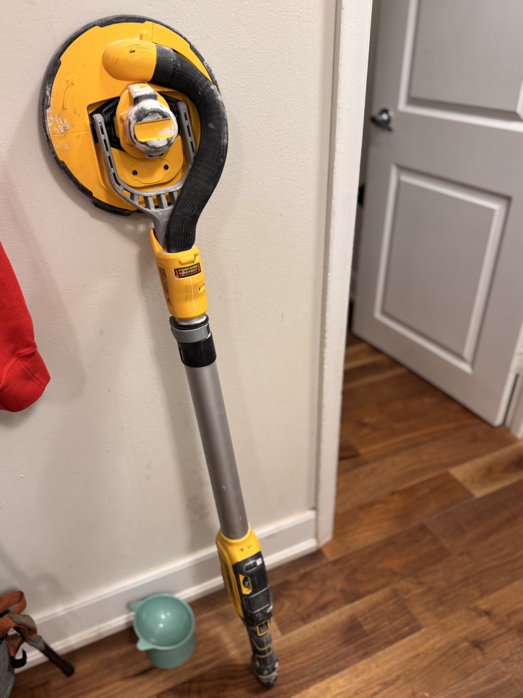 Dewalt XR Brushless 5" Drywall Sander