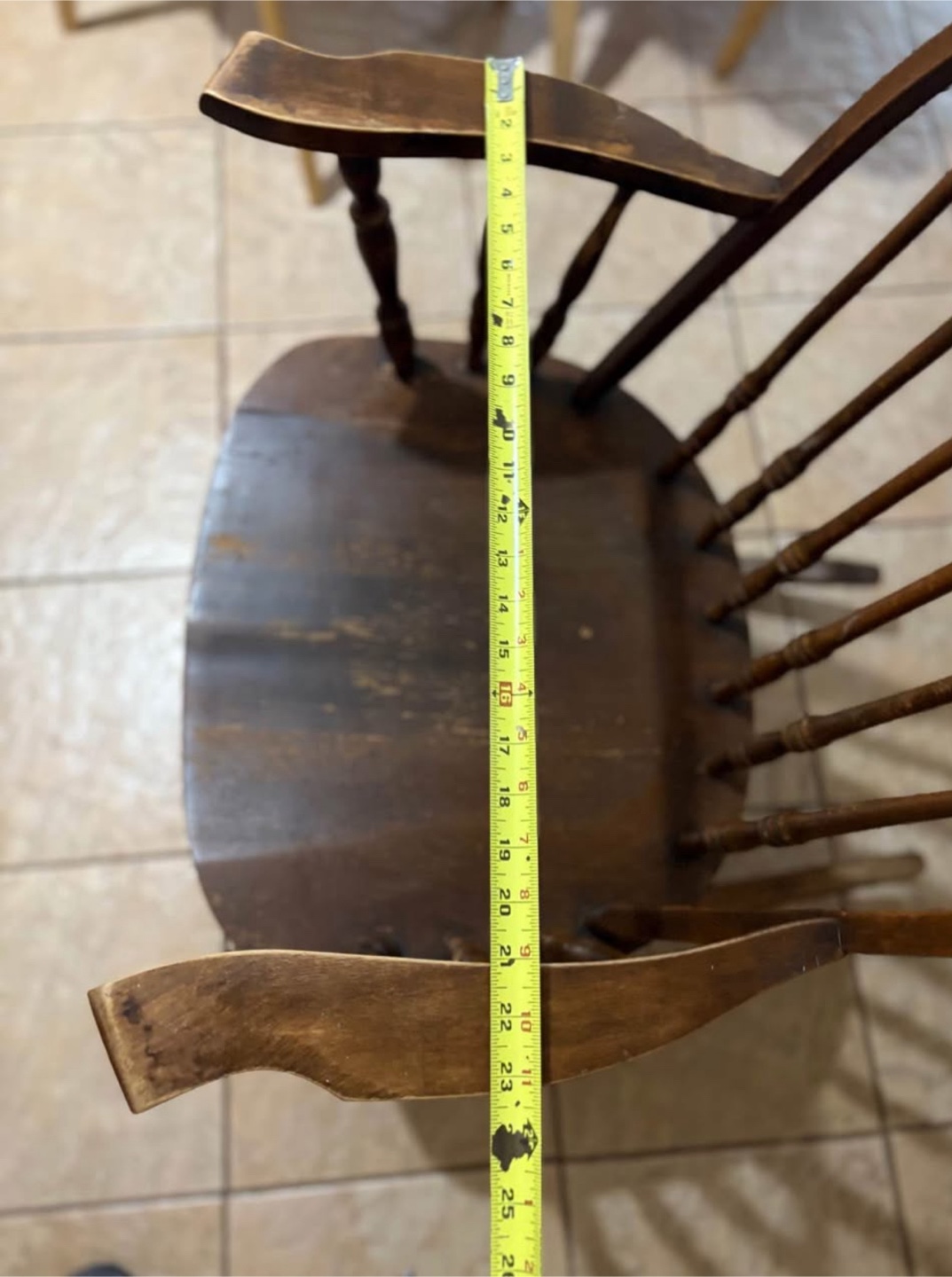 Vintage Wooden Arm Rocking Chair, sturdy ! - photo 4