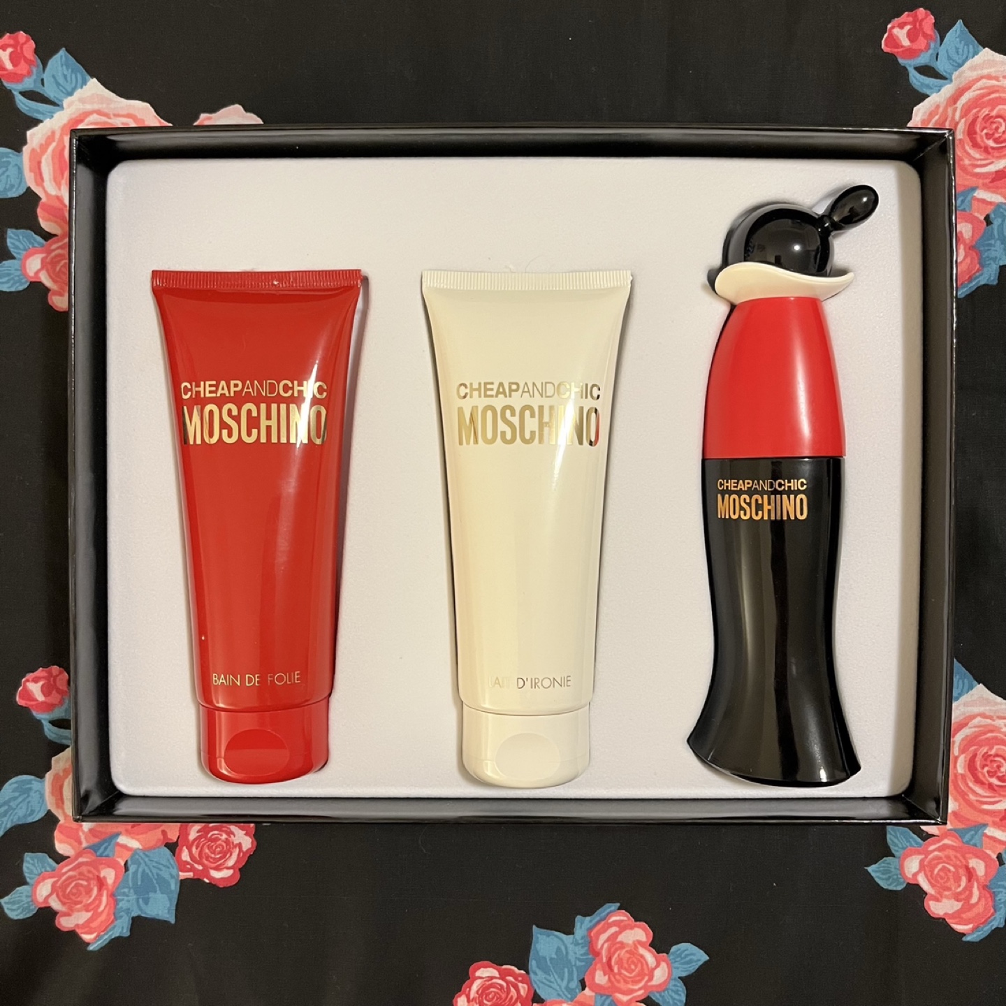 Moschino Cheap and Chic Perfume Gift Set - photo 2