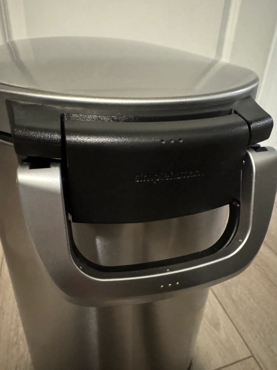 🐶Simplehuman Airtight Pet Food Can (Stainless Steel) image indicator(5)