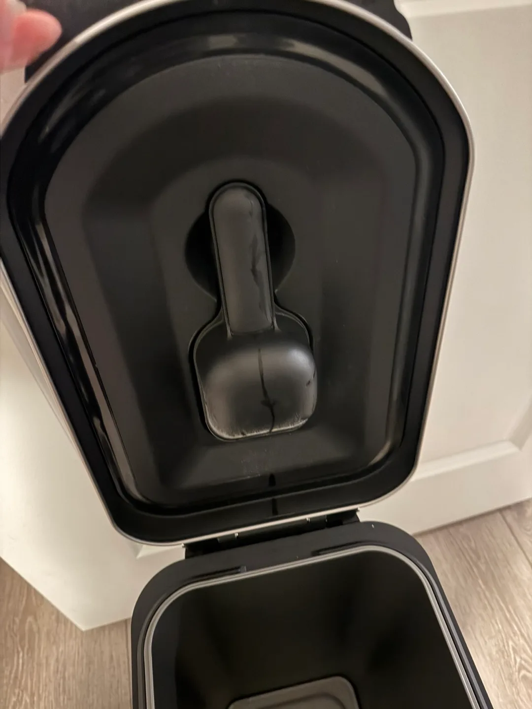 🐶Simplehuman Airtight Pet Food Can (Stainless Steel) image indicator(7)