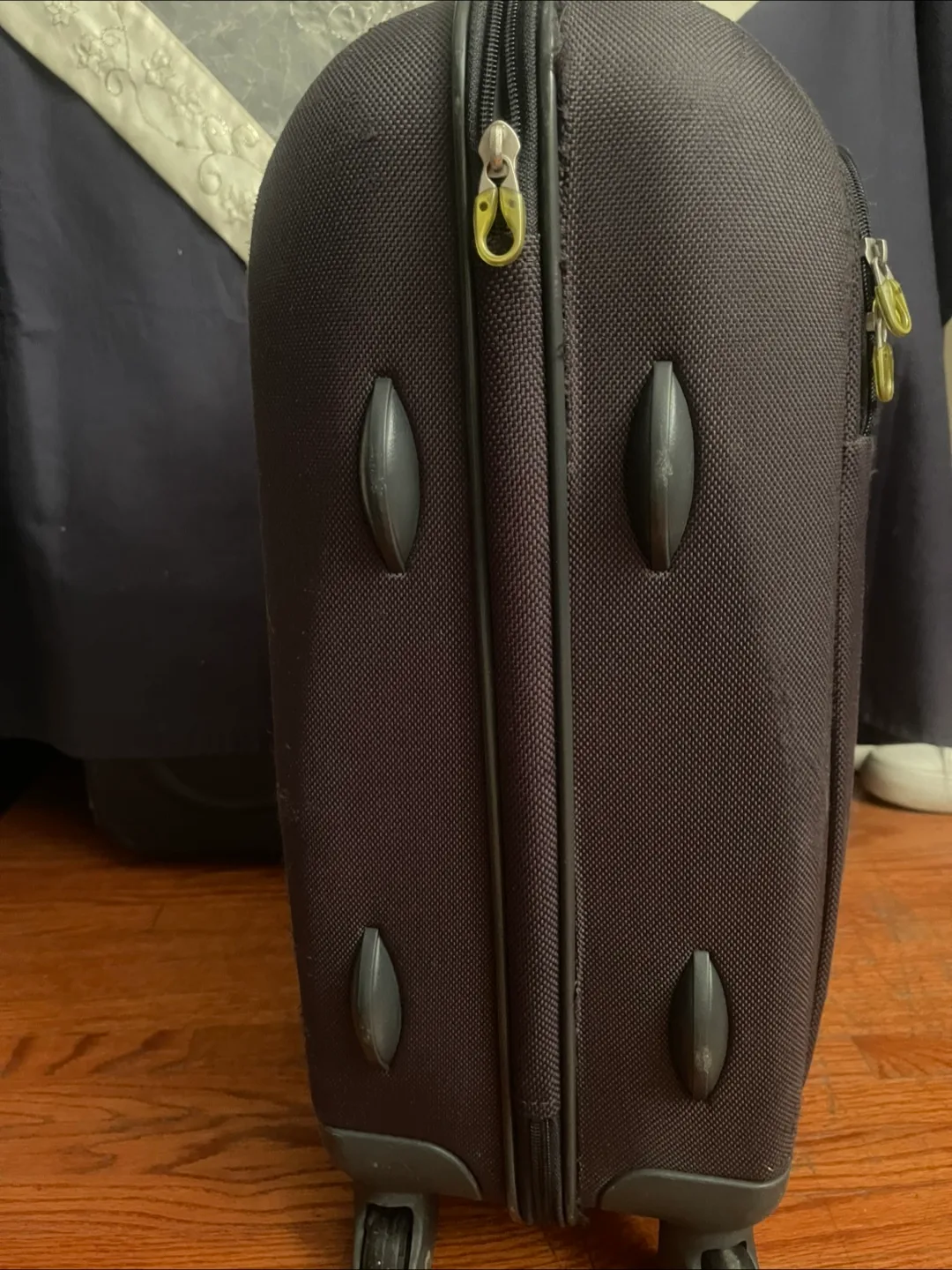 Samsonite Carry-On Suitcase image indicator(6)