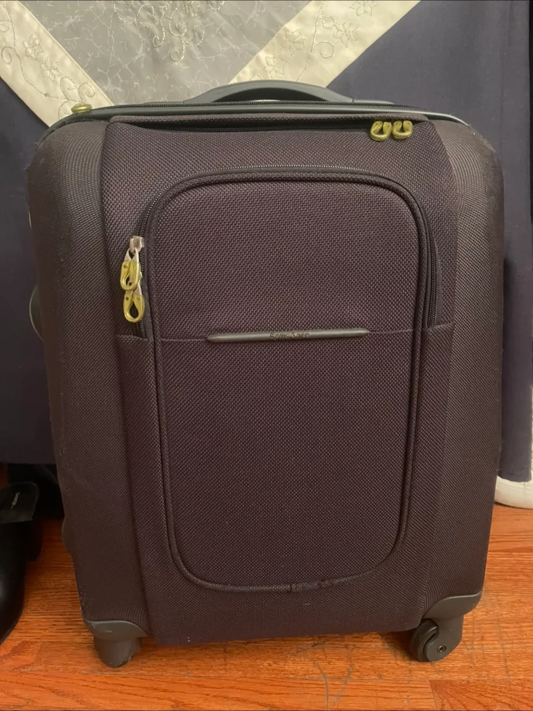 Samsonite Carry-On Suitcase image indicator(10)