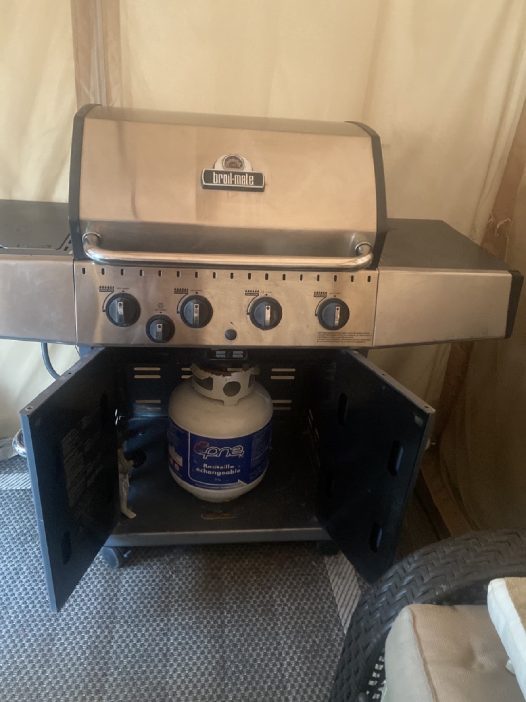 Broil Mate 4 Burner Propane BBQ - photo 2