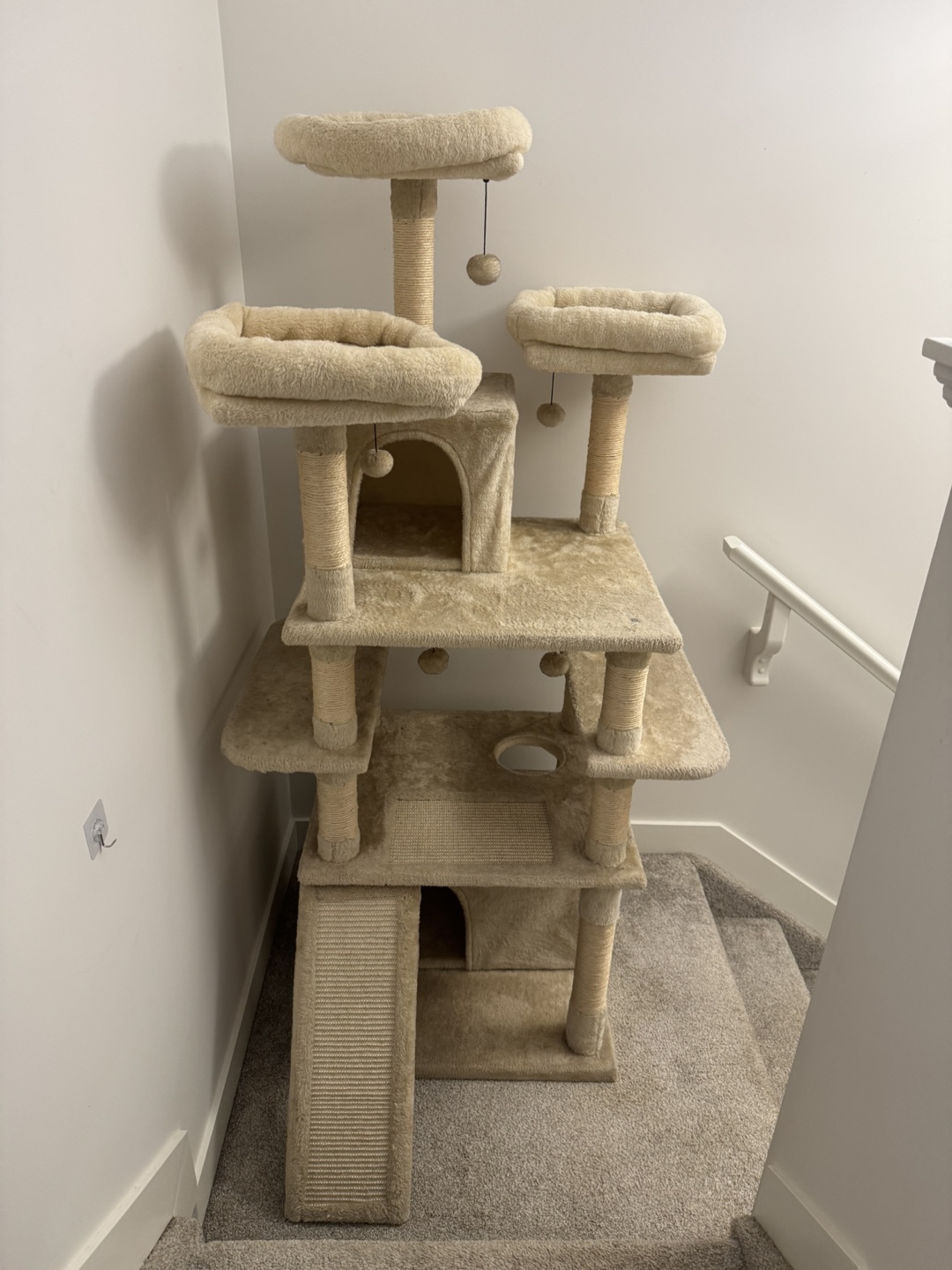 Large Beige Cat Tree - photo 3