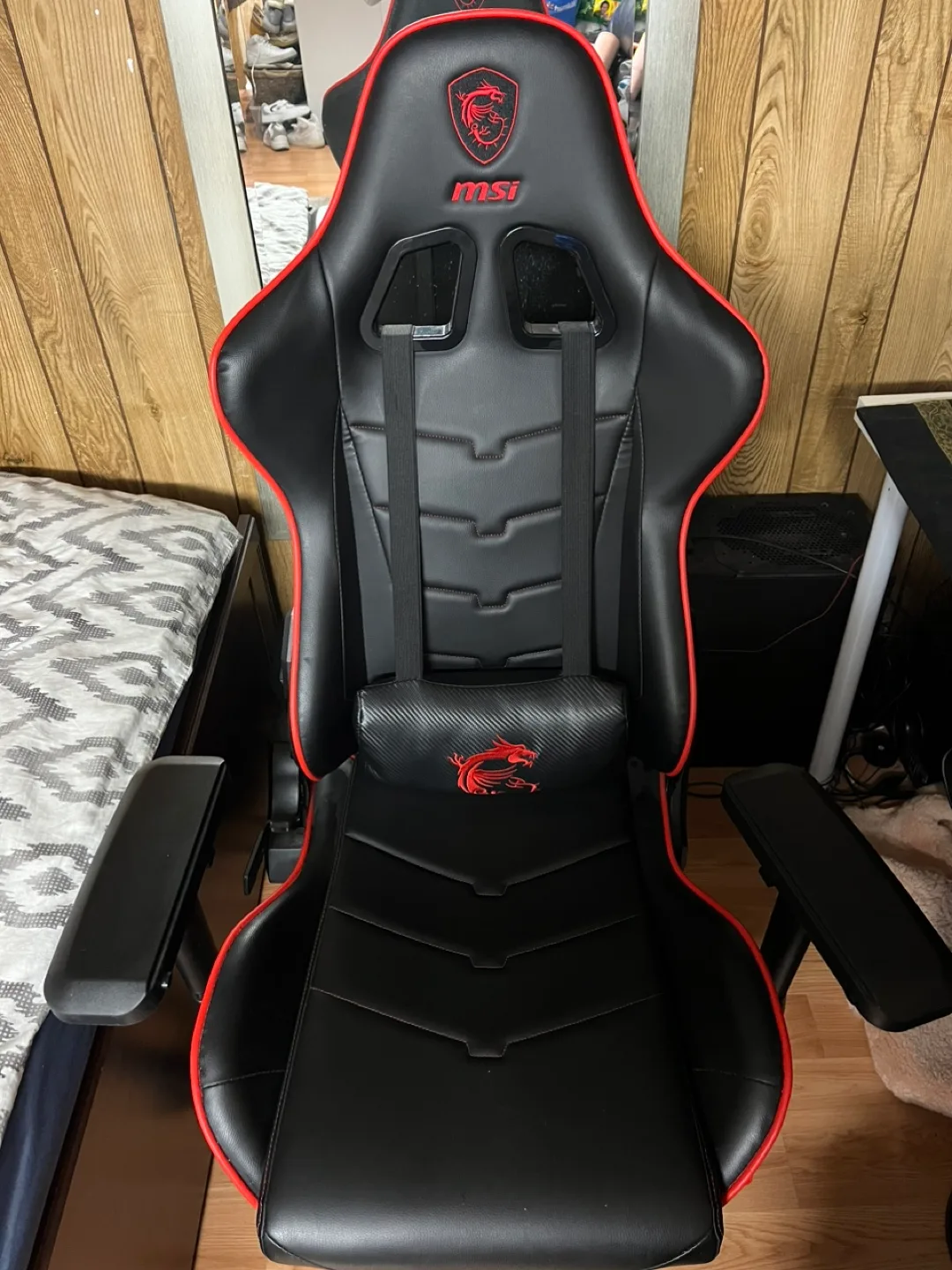 MSI MAG Chroma Gaming Chair thumbnail