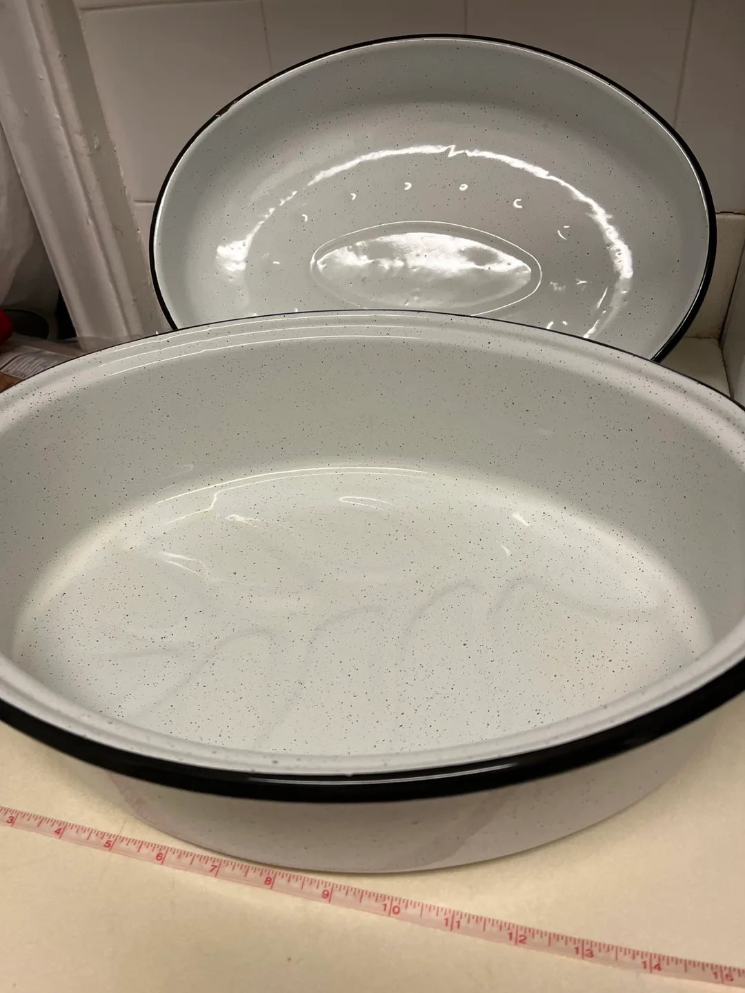 Vintage Speckled White Enamel Roasting Pan with Lid image indicator(4)
