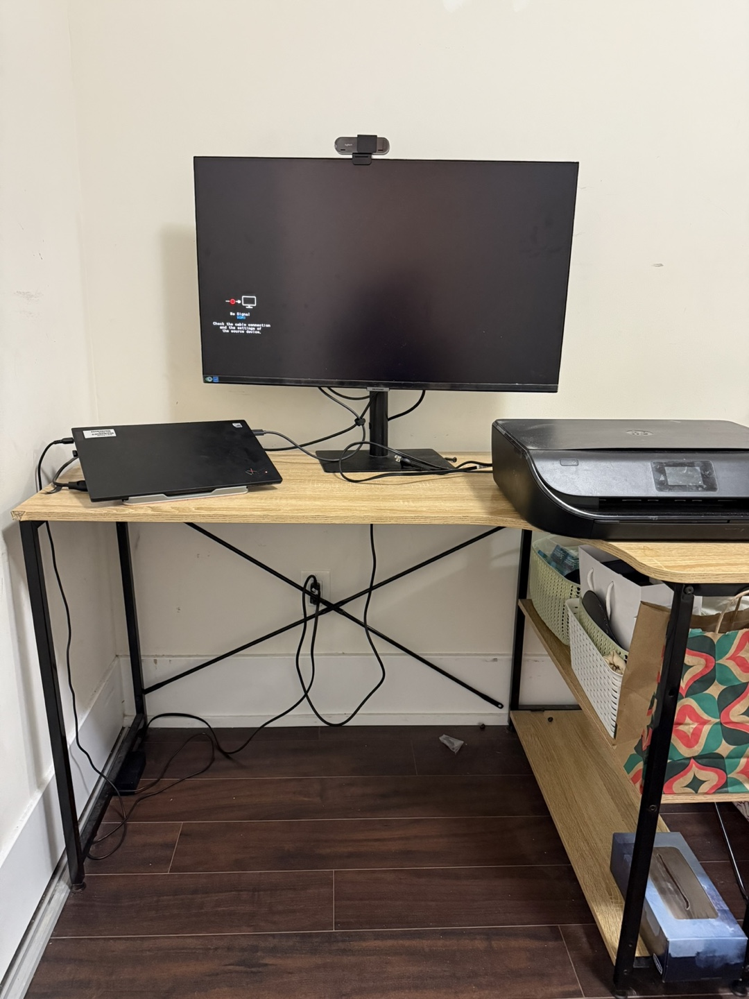 Moving out sale! Computer Desk with 2 shelves - photo 3