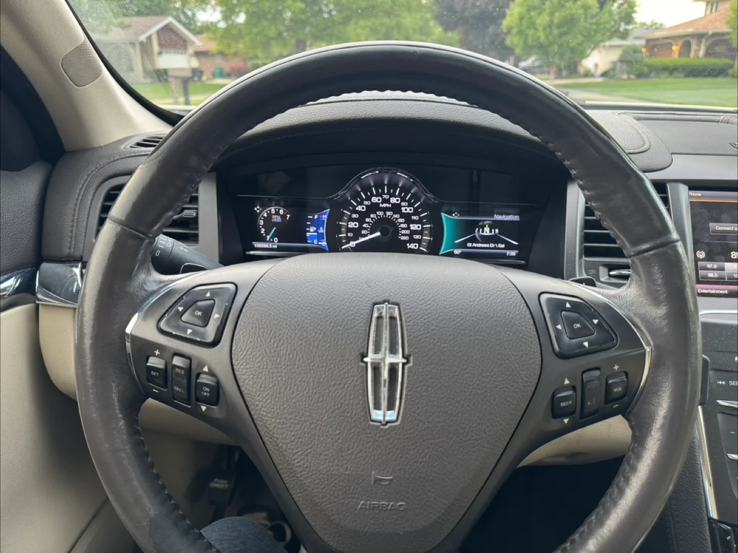 2015 Lincoln MKS Sedan - Excellent Condition image indicator(10)