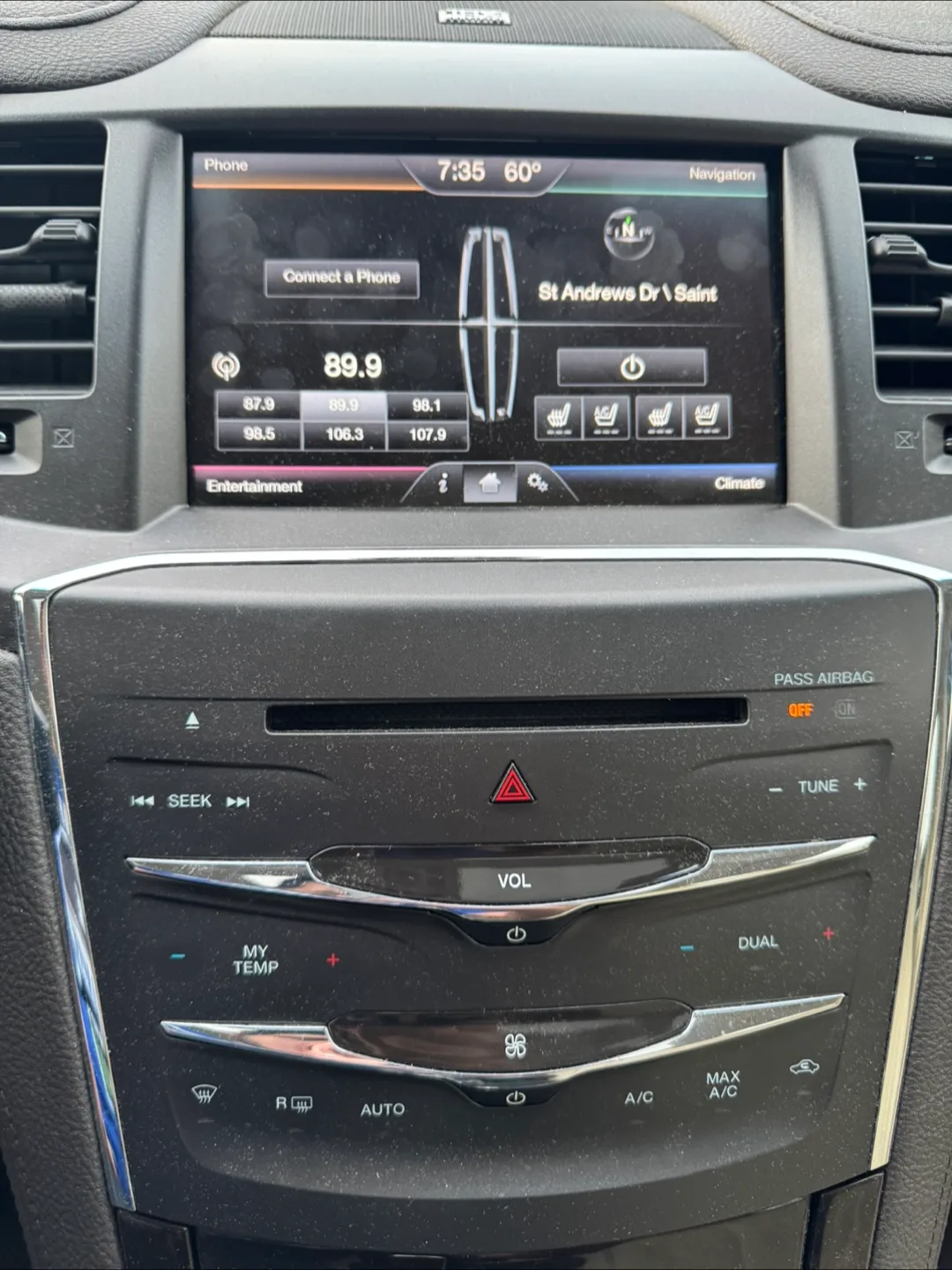 2015 Lincoln MKS Sedan - Excellent Condition image indicator(9)